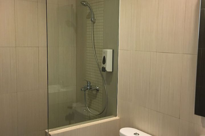 Room 16 of 34