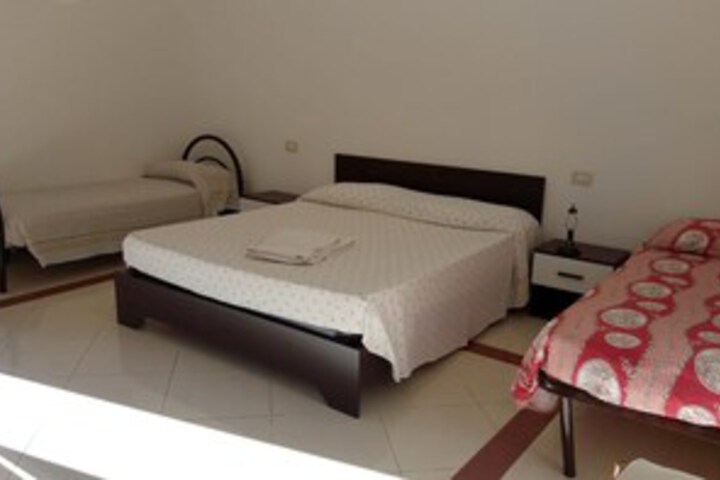 Room 14 of 22