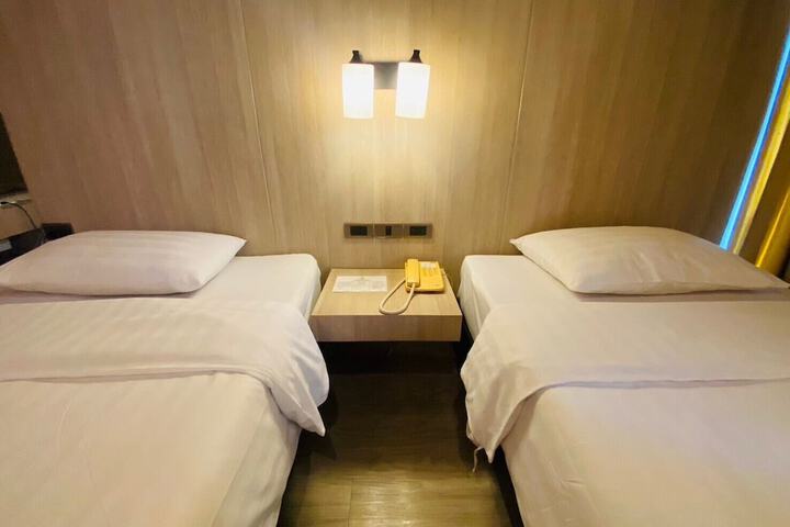 Room 35 of 101