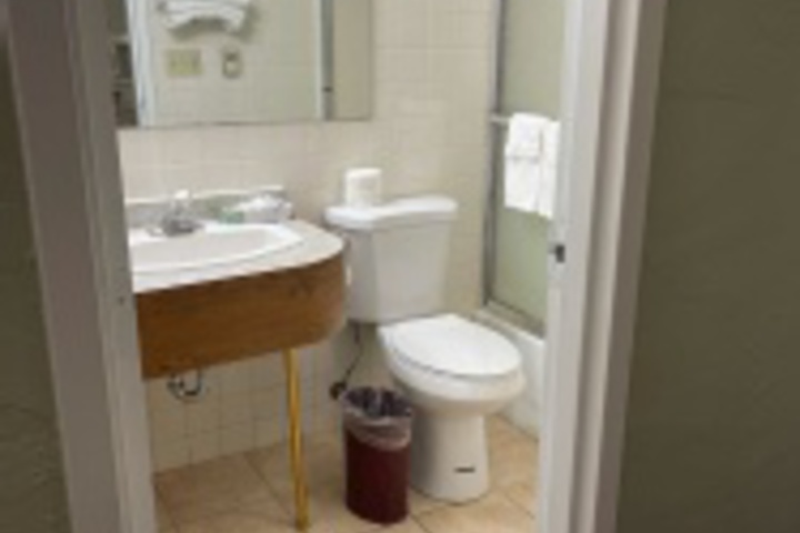 Room 115 of 228