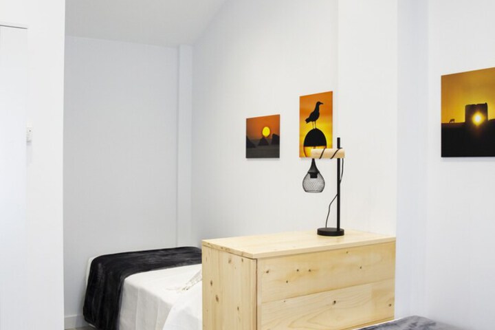 Room 27 of 164