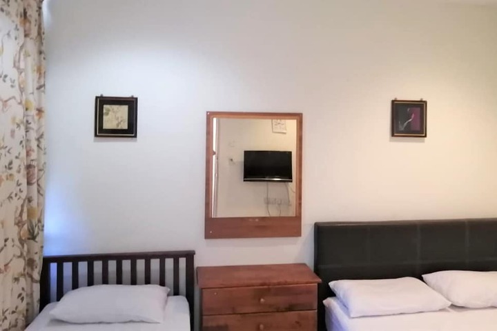 Room 20 of 49