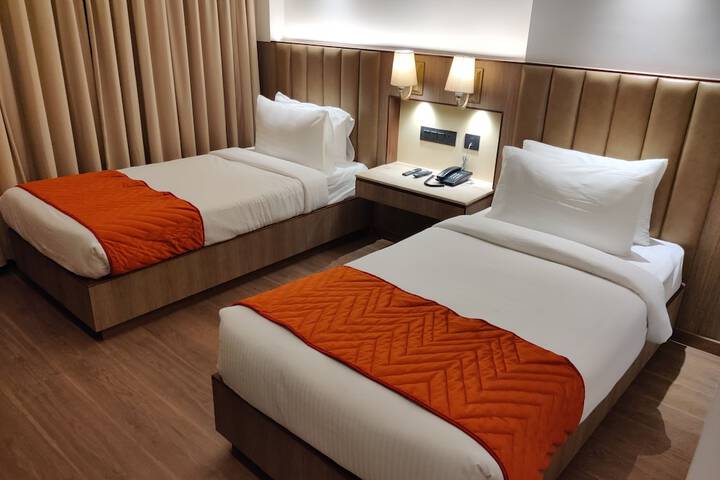 Room 4 of 24