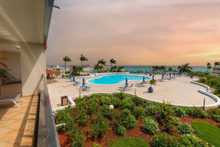 Hotel Exterior 65 of 70