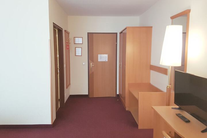Room 38 of 133