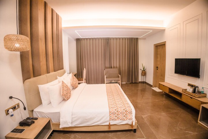 Room 6 of 45