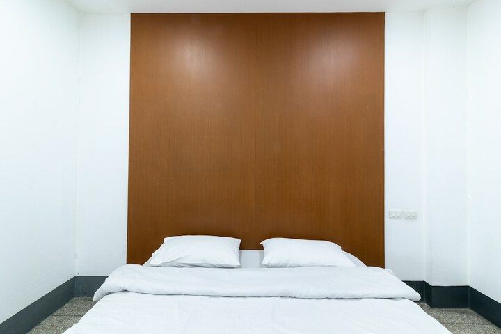 Room 13 of 56