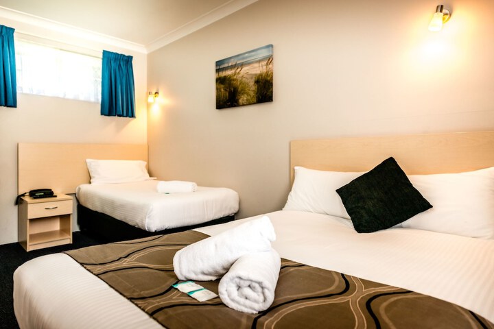 Room 3 of 56