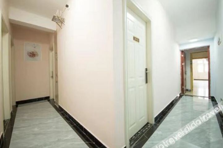 Hotel Interior 4 of 11
