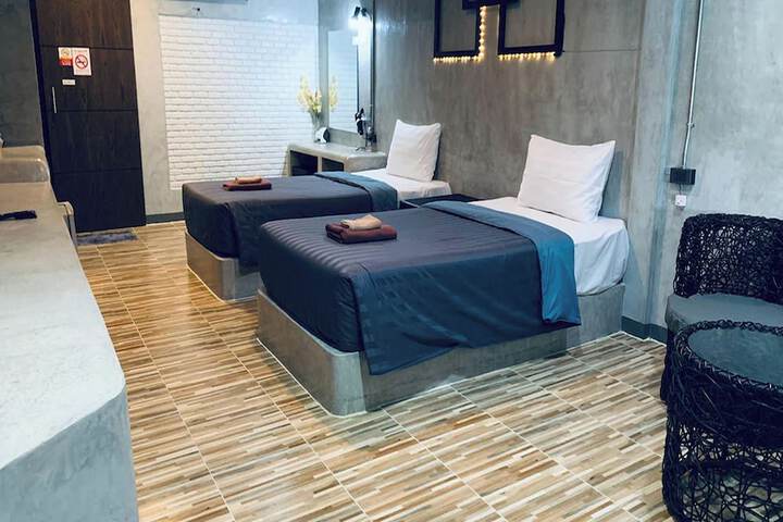 Room 48 of 95