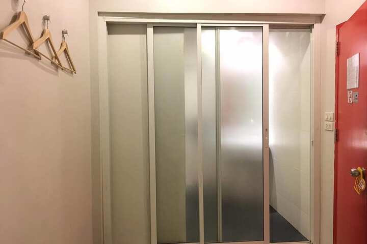 Room 8 of 48