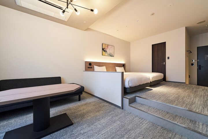 Room 25 of 95