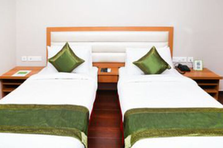 Room 16 of 34