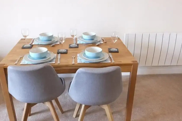 Dining 12 of 13