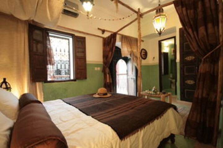Room 10 of 29