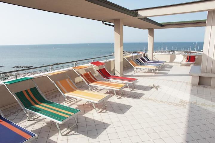 Sundeck