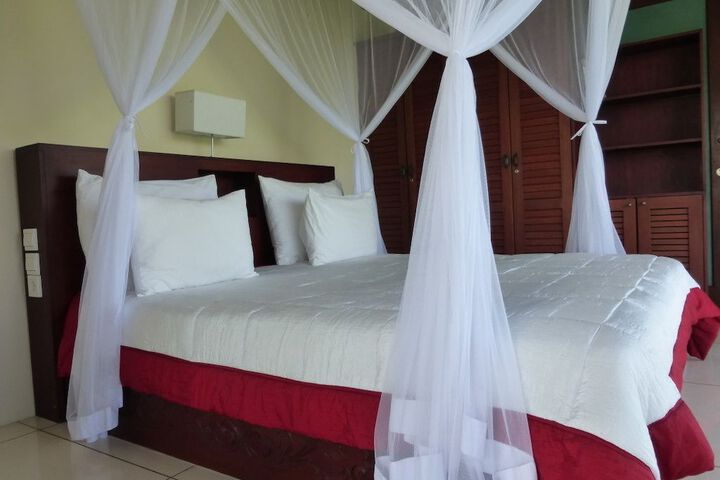 Room 2 of 169