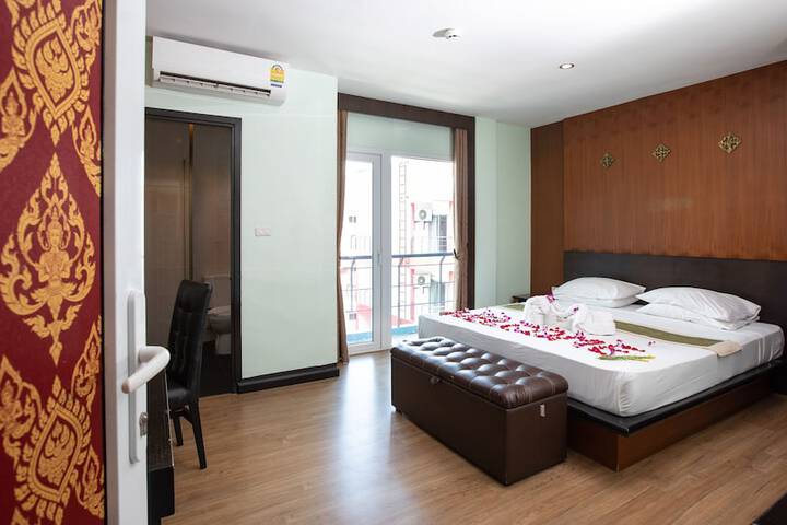 Room 15 of 80