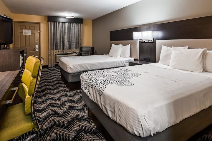 2 Double Beds - Wireless High Speed Internet Accessible Microwave and Refrigerator, Coffee (1 of 20)