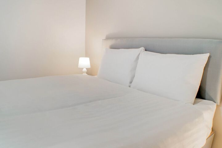 Room 4 of 25