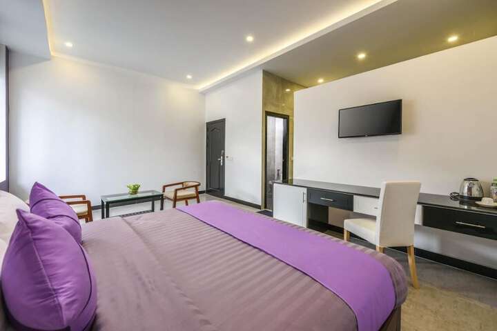 Room 16 of 40