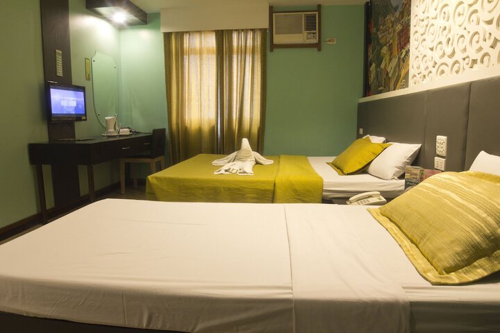 Room 22 of 104