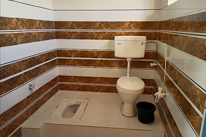 Room 18 of 25