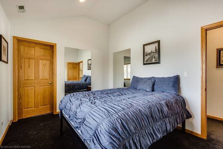 Room 6 of 23