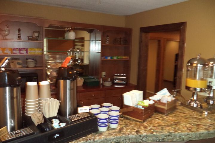 Breakfast/Coffee Service 30 of 31