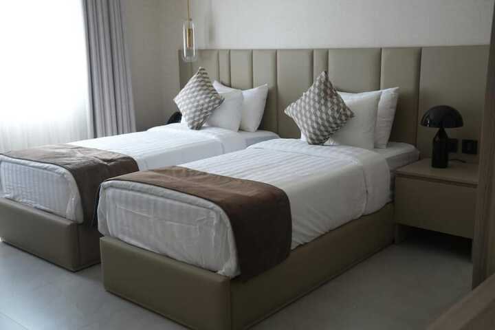 Room 5 of 13