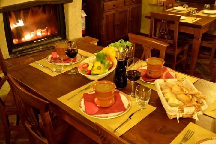 Dining 15 of 46