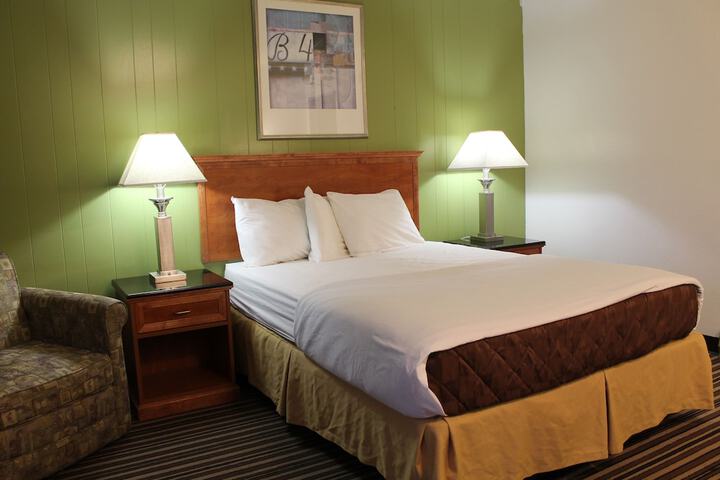 Room 6 of 20