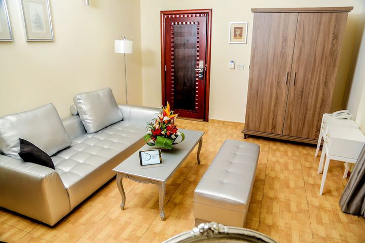 Room 33 of 63