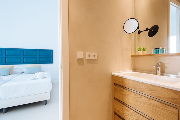Room 293 of 317