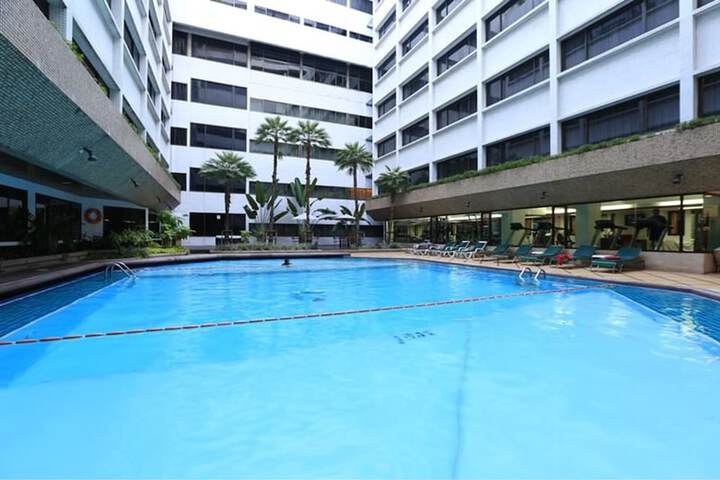 Hotel Pool