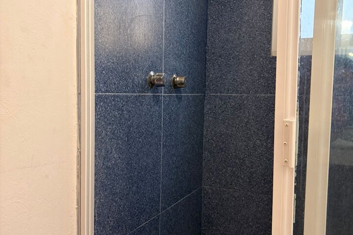 Room 221 of 242