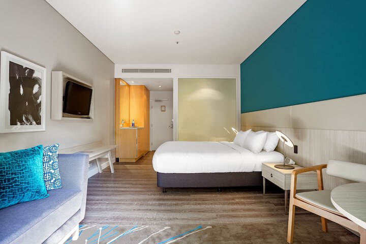 Room 9 of 75