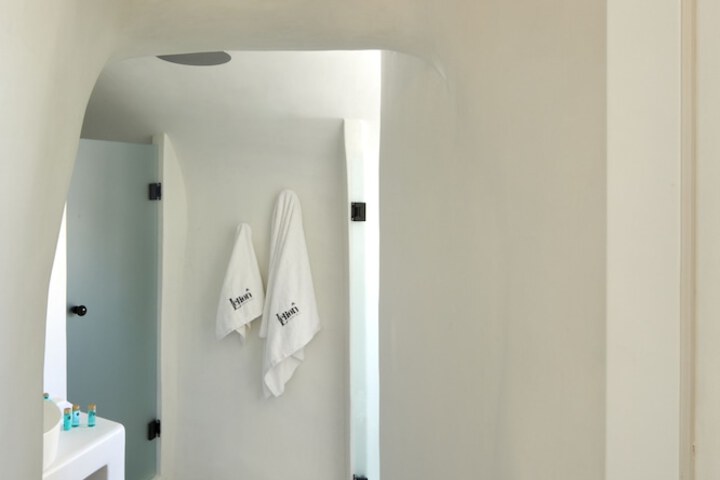 Room 27 of 58