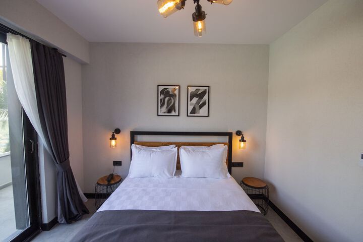 Room 4 of 201