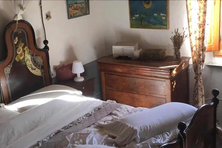 Room 3 of 12