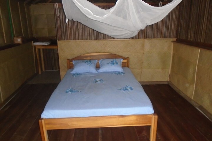 Room 3 of 33