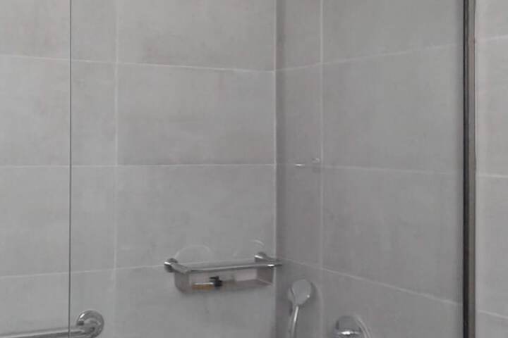 Room 6 of 31