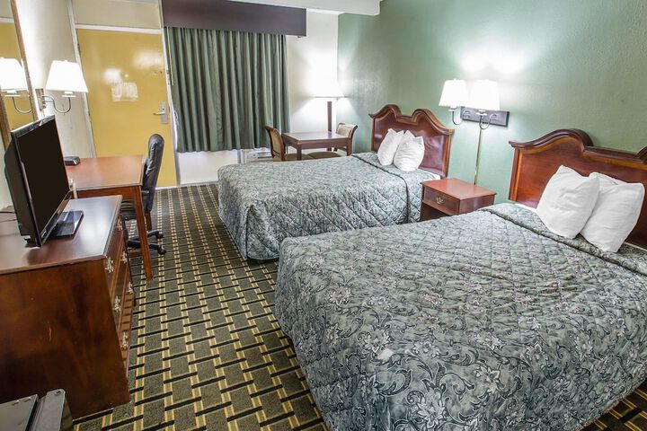 Room 6 of 19