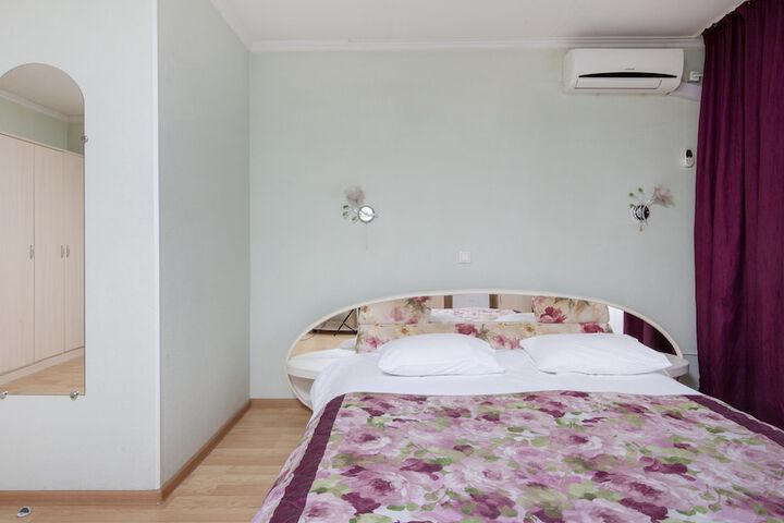 Room 26 of 84