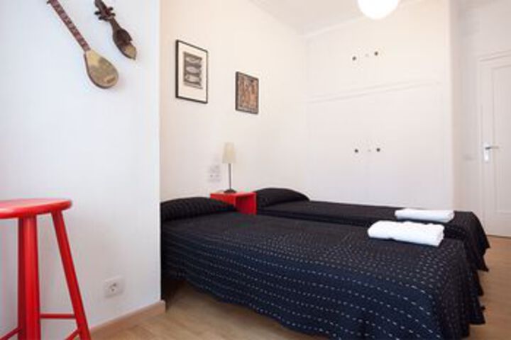 Room 13 of 36