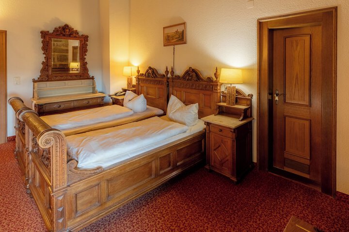 Room 44 of 146