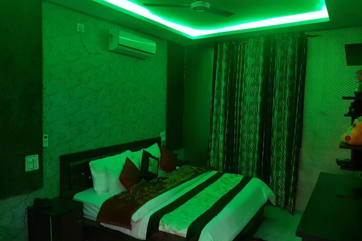 Room 16 of 45