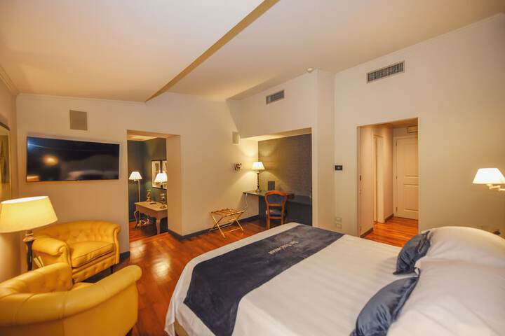 Room 25 of 41