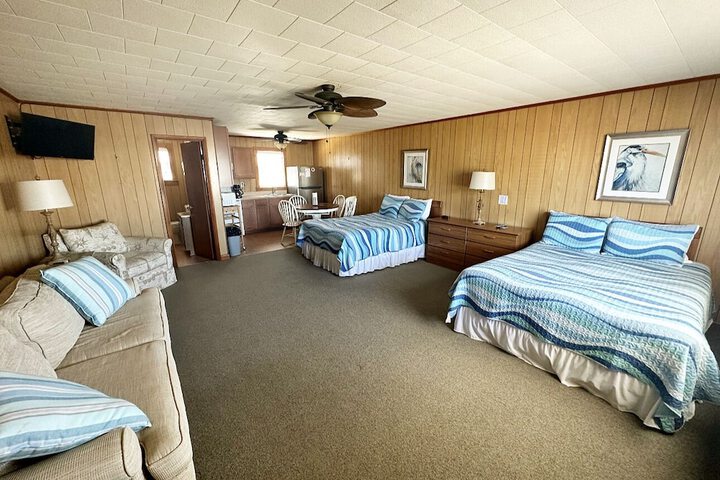 Room 6 of 123
