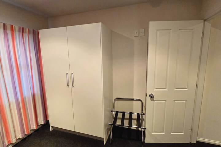 Room 49 of 175